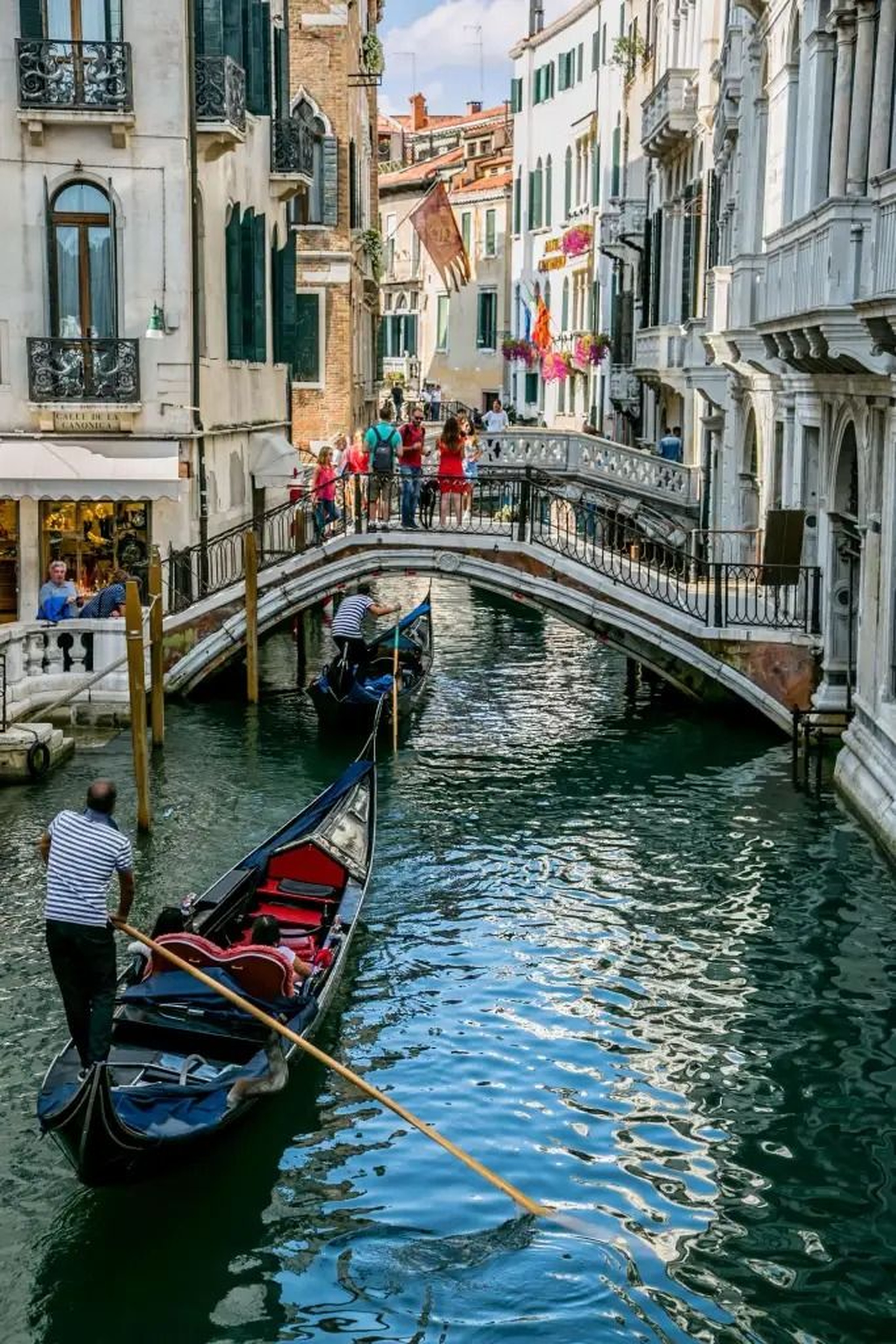 イタリア